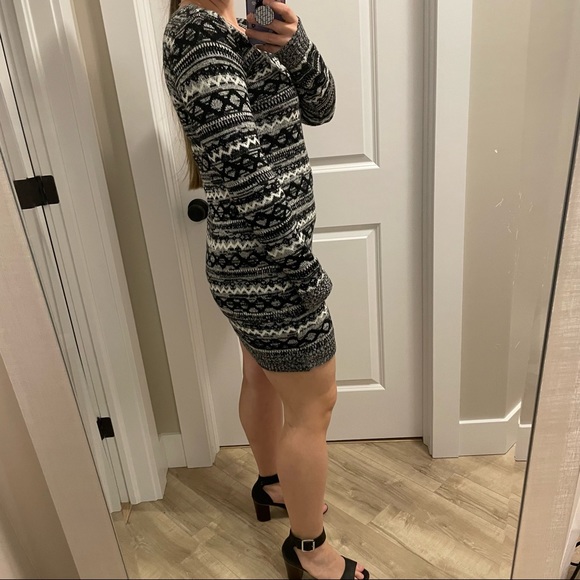 Size Large Sweater Dress - Picture 3 of 6